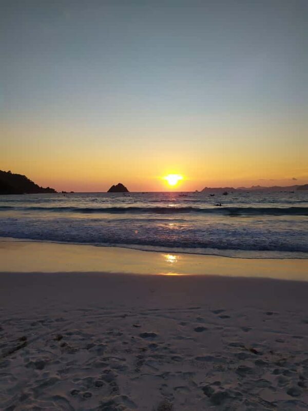 Lombok: Waterfall, Beach, and Weaving Village Day Trip - Exploring Lombok’s Natural Wonders