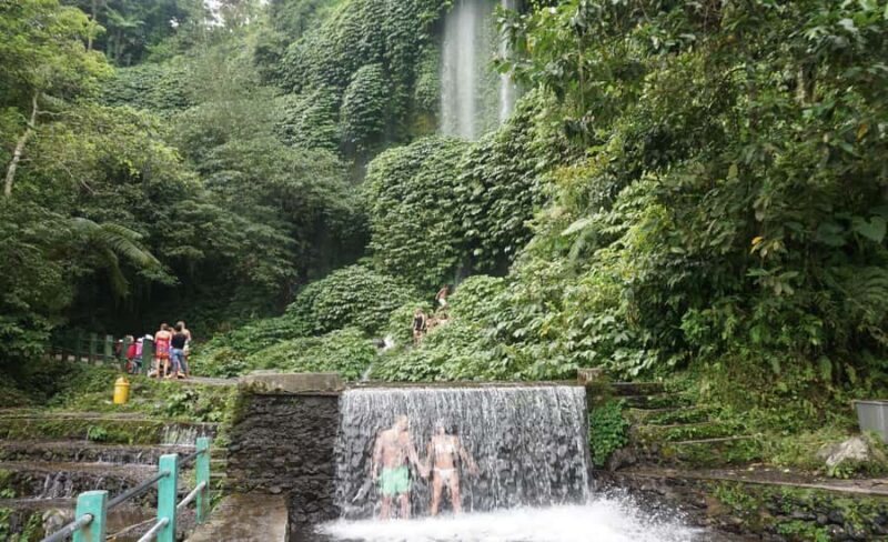 Lombok: Waterfall Benang Kelambu & Rice field Trip - Transportation and Group Size