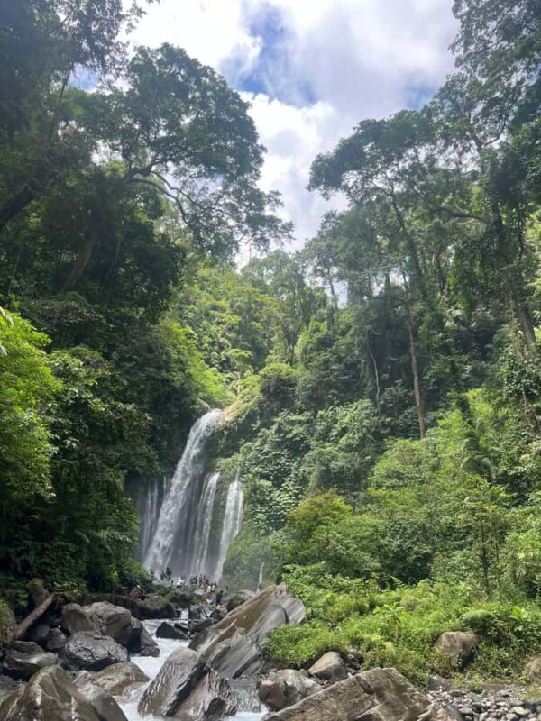 Lombok : Waterfalls, Village and Senggigi Sunset View - FAQs