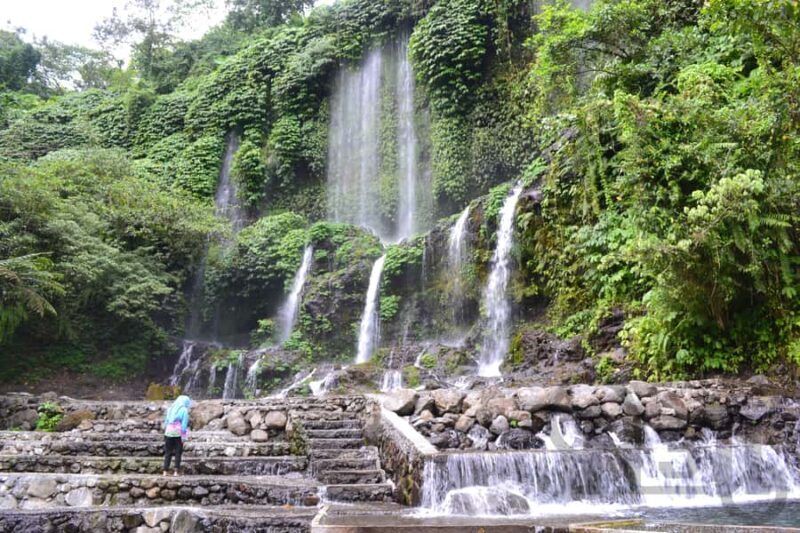 Lombok Waterfalls & Weaving Tour: Benang Stokel & Kelambu - An In-Depth Look at the Lombok Waterfalls & Weaving Tour