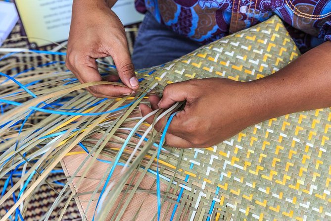 Lomboks Basket & Local Crafts Tour - Local Crafts Experience
