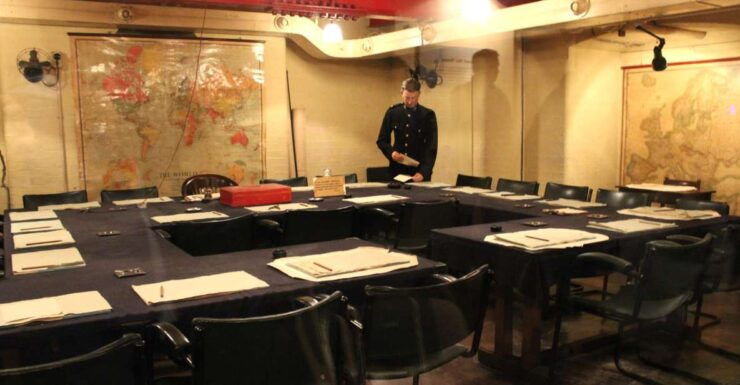 London: 15 Top Sights and Churchill War Rooms Tour - Buckingham Palace
