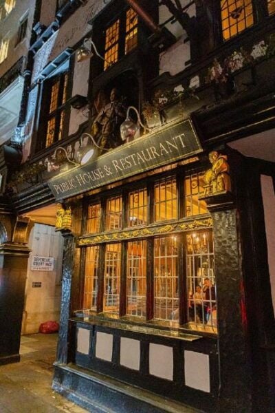 London: 2-Hour Haunted Pub Walking Tour - Victorian Prison Interior
