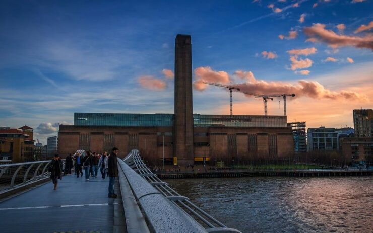 London: 3 Art Galleries Guided Tour - National Portrait Gallery: Royal Portraits and Diverse Art