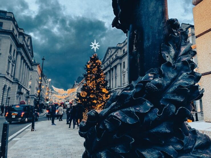 London: 7 Secrets of Christmas With a Writer - The Old Curiosity Shop: Surviving the Great Fire