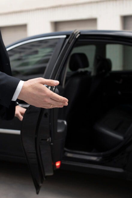 London: Airport Transfer Service Heathrow to London - Vehicle Amenities