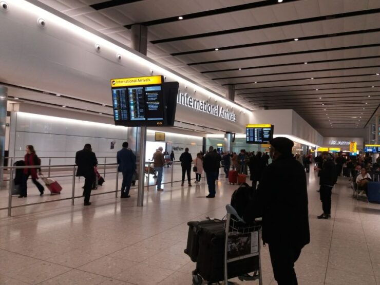 London Airports: Shared Transfer to London Hotels - Personalized Meet and Greet