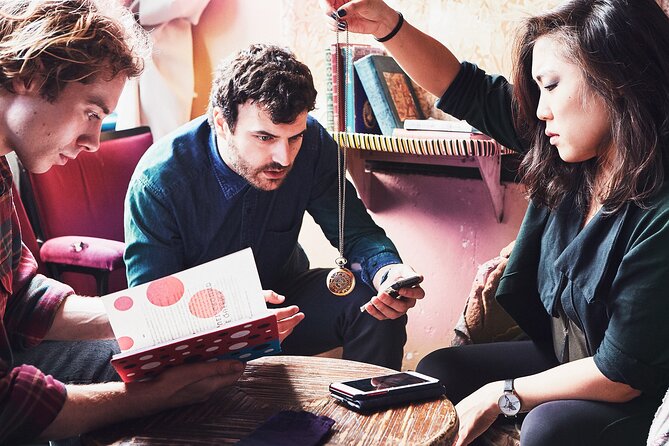 London "Alice in Wonderland" Self-Guided Mobile Scavenger Hunt - Tour Overview