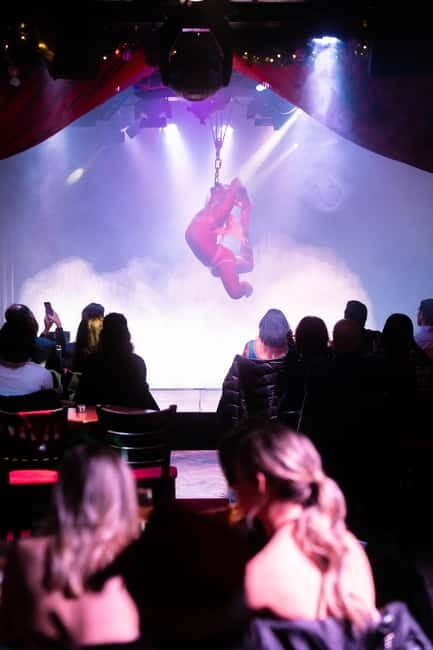 London: All I Want for Christmas is Cabaret Show - The Venue and Atmosphere