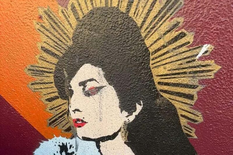 London: Amy Winehouse Bar Tour with Drinks and Snacks - What’s Included and Practicalities