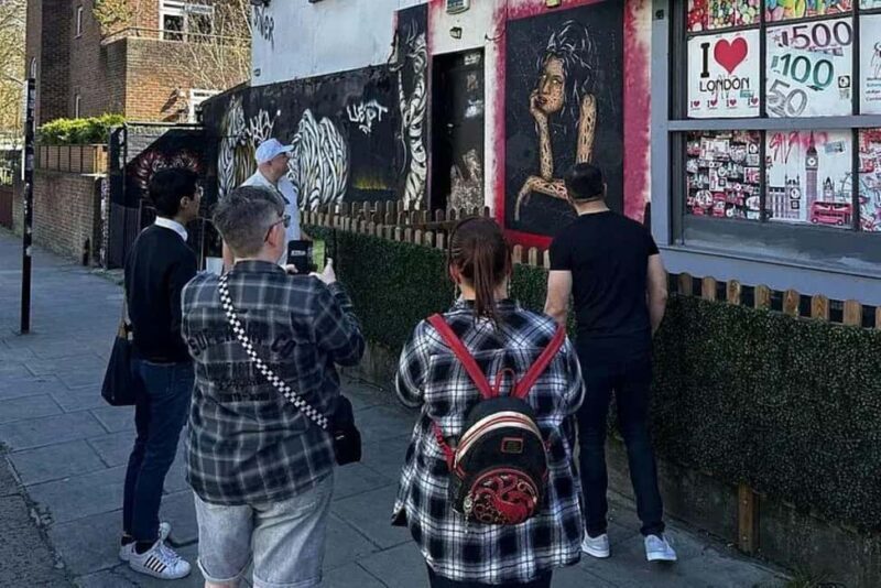 London: Amy Winehouse Bar Tour with Drinks and Snacks - FAQ