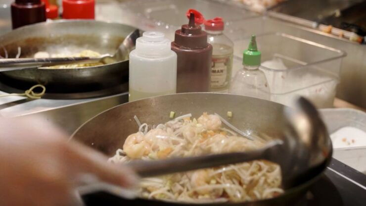 London: Asian Street Food Treasure Hunt With Gourmaze - Experience Highlights