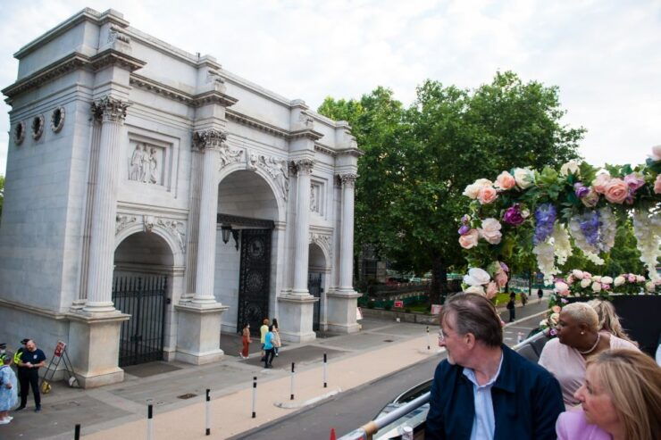 London: Bar Bus Tour by Tootbus - Experience Highlights