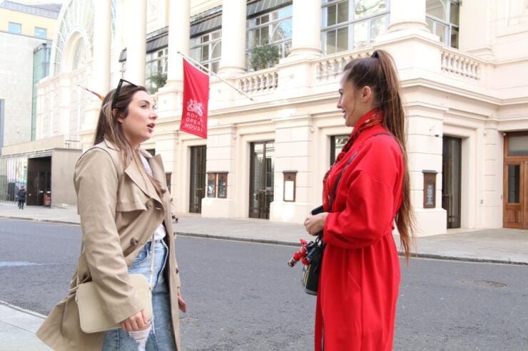 London: Beatles Walking Tour With Celebrity Guide and Bar - Paul McCartneys Former Home