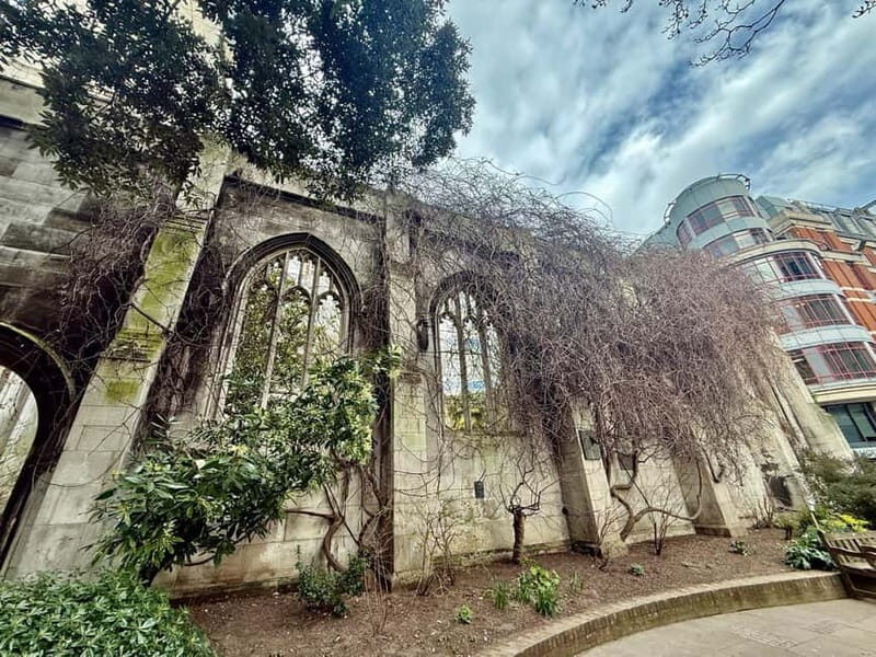 London Blitz Tour - Explore City of London Wartime History - An In-Depth Look at the London Blitz Tour