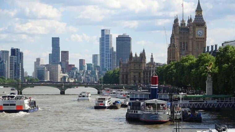 London: Boat Show Comedy Club Experience - FAQ