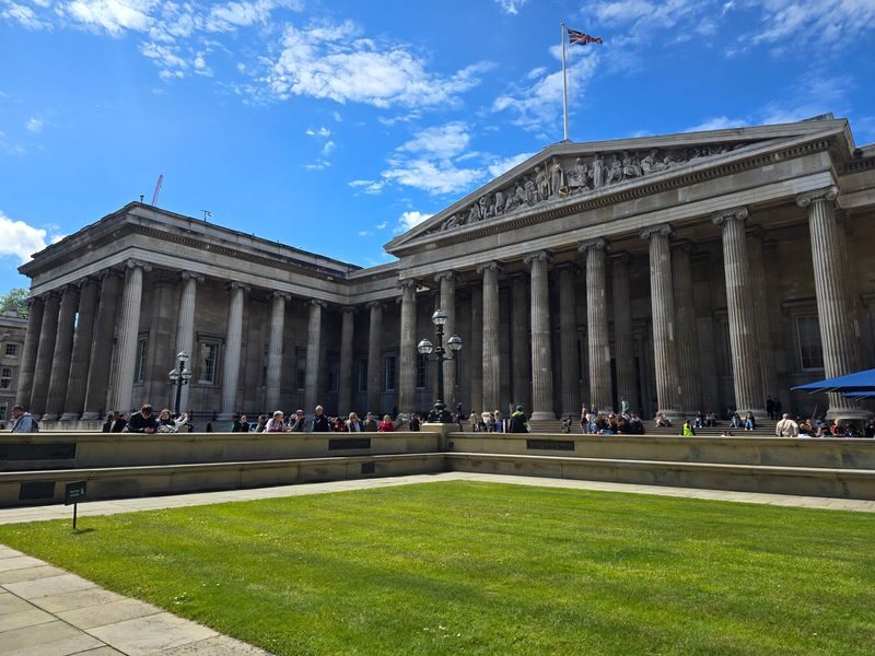 London: British Museum Guided Tour with Priority Entrance & Headsets - A two-hour route through a very large museum
