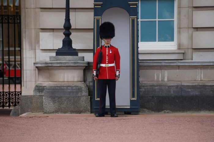 London: Buckingham Palace and Changing of the Guards Tour - Duration and End