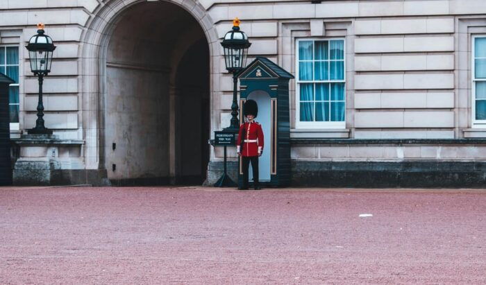 London: Buckingham Palace and Changing of the Guards Tour - Who Would Love This Tour?