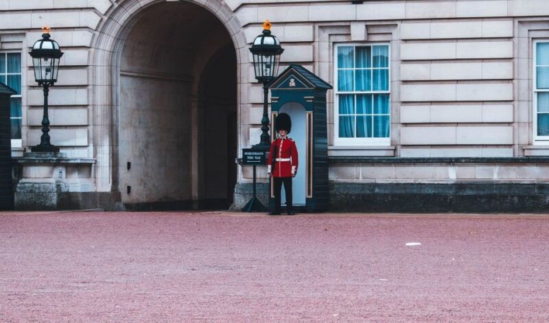 London: Buckingham Palace & Changing of the Guard Experience - Practical Details & What You Need to Know