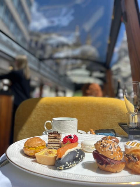 London by LE GRAND - Luxury Sightseeing & Afternoon Tea - Group and Accessibility