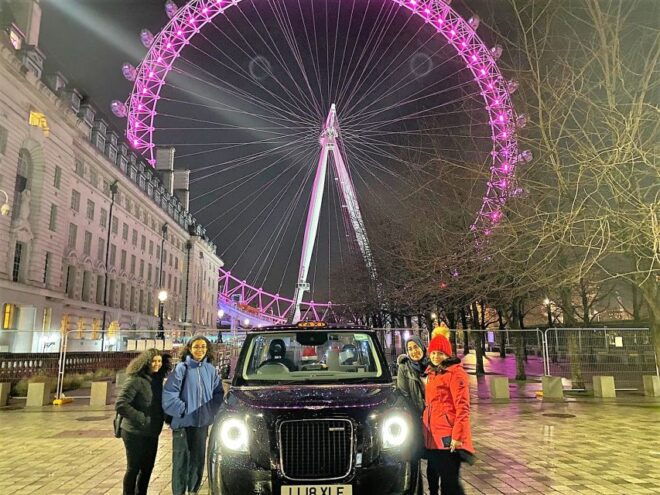 London by Night Taxi Tour - Romantic London Bridge Stop