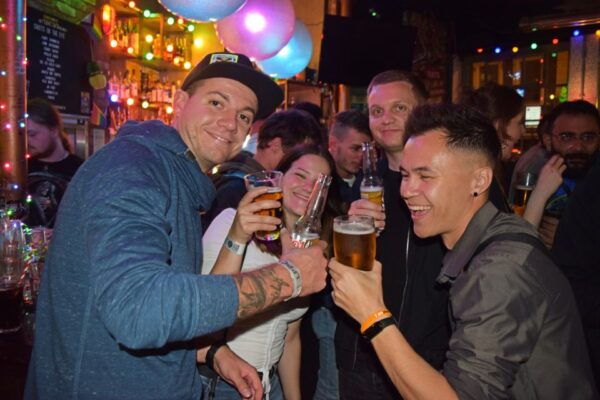London: Camden Pub Crawl With Drinks - Guided Tour With Free Shot and Discounted Drinks
