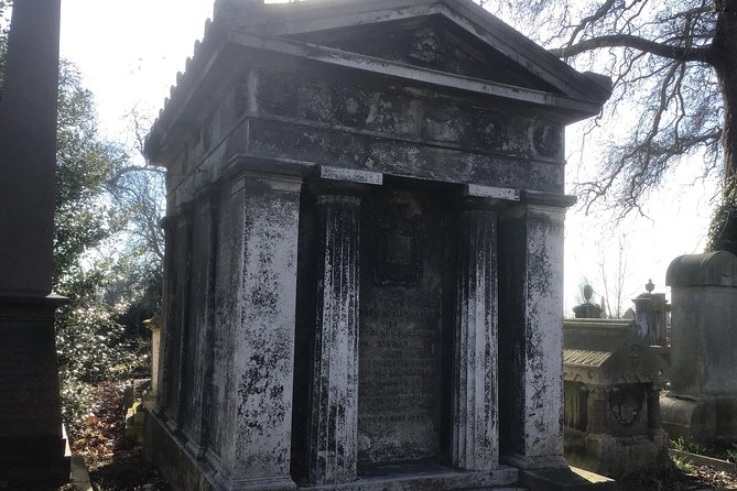 London Cemetery Private Walking Tour - Tour Details