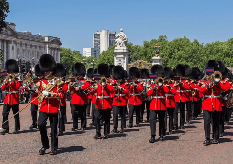 London: Changing of the Guard and Royal Palaces Walking Tour - London: Changing of the Guard and Royal Palaces Walking Tour