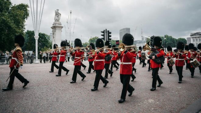 London: Changing of the Guard Experience and Landmarks Tour - Participant Information
