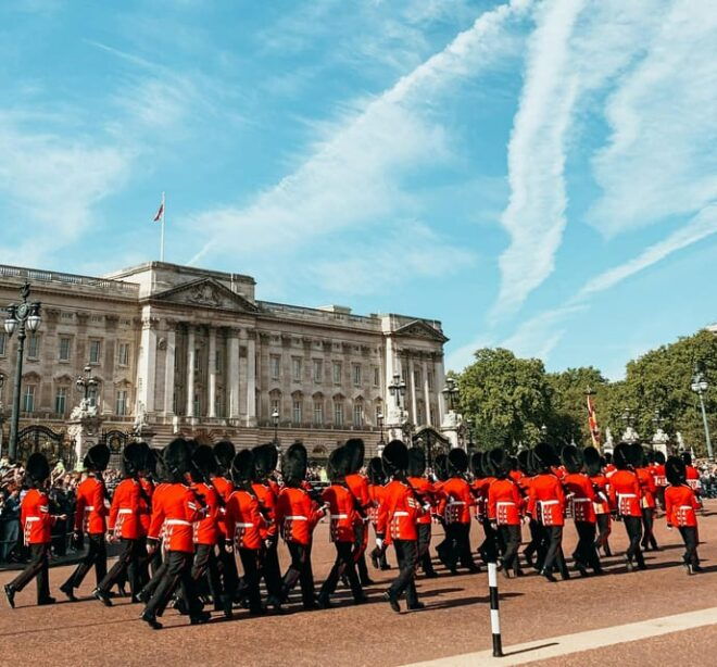 London: Changing of the Guard Experience Private Tour Guide - Exclusive Experiences
