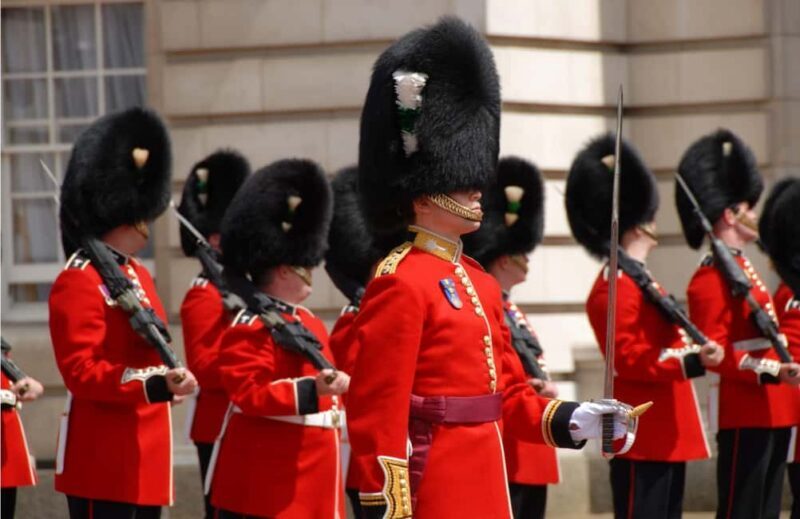 London: Changing of the Guard Experience with a Historian - Who Will Love This Experience?