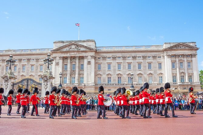 London: Changing Of The Guard Self-Guided Walking Tour - Buckingham Palace