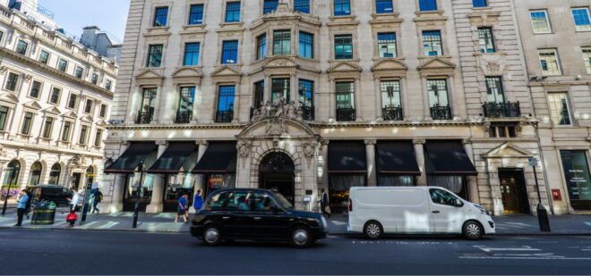 London: Changing of the Guard Self Guided Walking Tour - Full Description