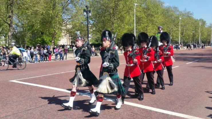 London: Changing of the Guard Walking Tour - Tour Details