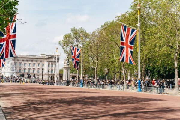 London: Changing of the Guard Walking Tour Experience - Directions