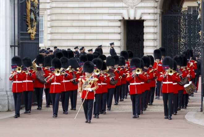 London: Changing of the Guards Ceremony Guided Walking Tour - The Sum Up