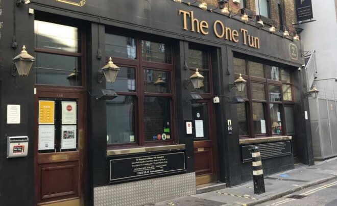 London: Charles Dickens' Journey Exploration Game - Meeting Point Information