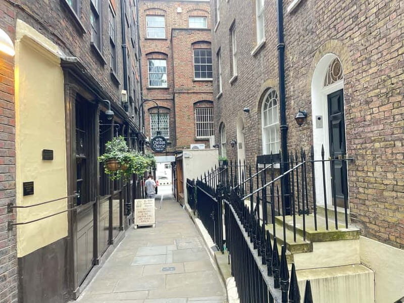 London: Charles Dickens Walking Tour for Small Groups - London: Charles Dickens Walking Tour for Small Groups — A Detailed Review