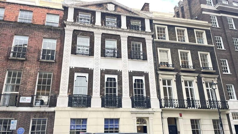 London: Charles Dickens Walking Tour for Small Groups - Meeting Point at Charing Cross Station