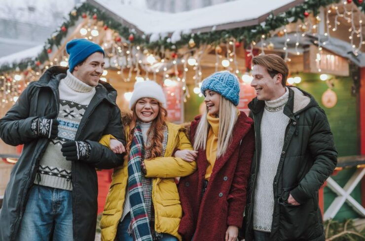 London: Christmas Card Photoshoot - Experience the Magic of Londons Christmas Market
