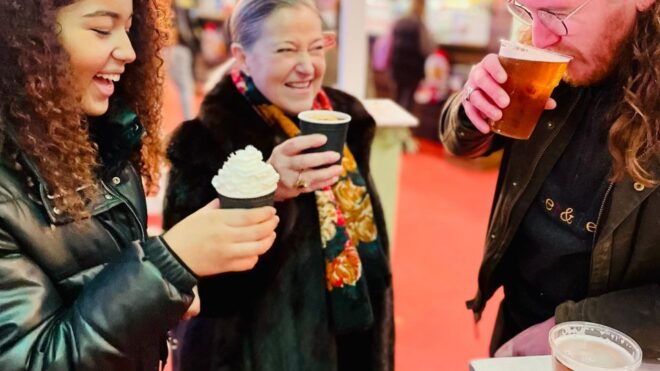 London: Christmas Lights and Markets Tour - Selecting Participants and Date
