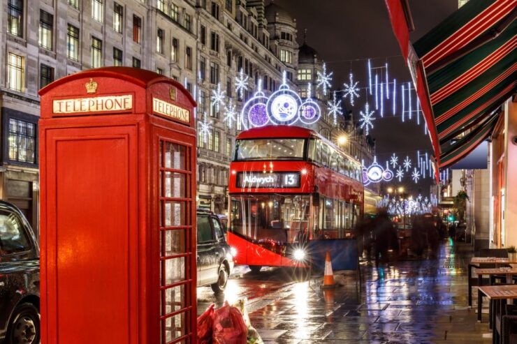 London: Christmas Lights Tour by Heritage Bus - Experience and Highlights