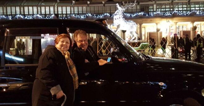 London: Christmas Lights Tour in a Black Cab - Pickup and Accessibility