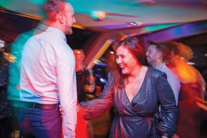 London: Christmas Party Dinner Cruise - Cruise Highlights
