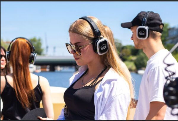 London: Christmas Silent Disco Party Cruise With Drinks - The Sum Up