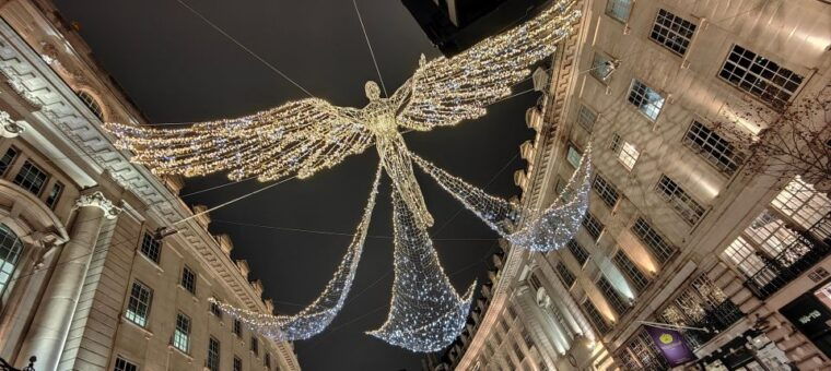 London Christmas Sparkle Walking Tour Small Group - Historic and Festive Highlights