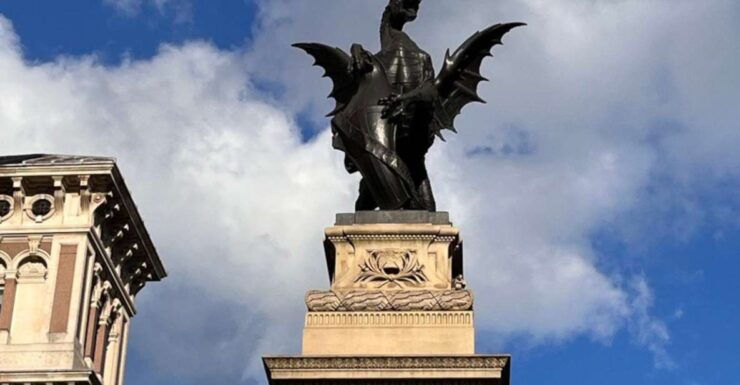 London: City of Dragons Walking Tour - Live Tour Guide Details