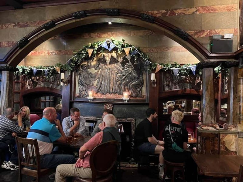 London: City of London Pubs Private Guided Walking Tour - Exploring London’s Hidden Stories