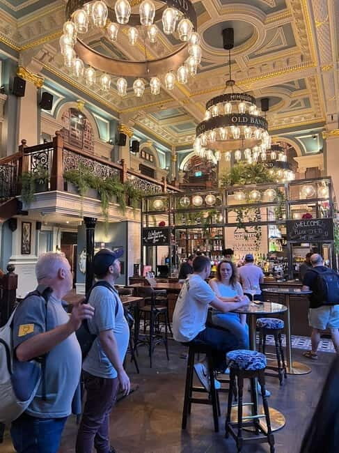London: City of London Pubs Private Guided Walking Tour - The Pubs: Historic Atmospheres and Local Flavors